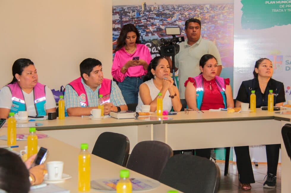 ALCALDÍA LANZA PLAN PARA PREVENIR LA TRATA Y TRÁFICO DE PERSONAS EN SANTA CRUZ