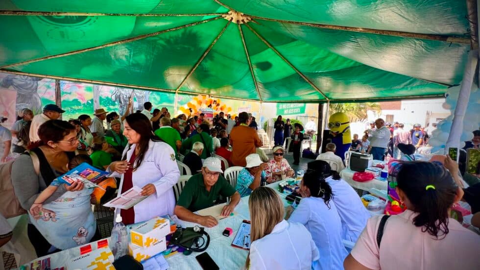 SANTA CRUZ CELEBRÓ EL DÍA DEL ADULTO MAYOR CON SALUD, MÚSICA Y ACTIVIDADES RECREATIVAS