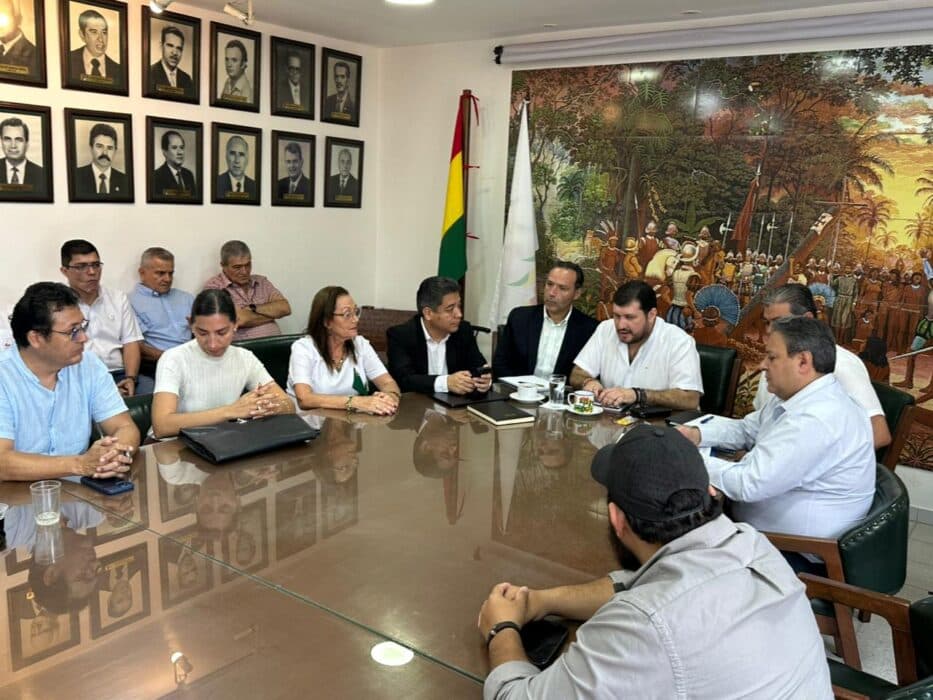 COMITÉ PRO SANTA CRUZ EVALÚA COMPROMISOS DE YPFB Y DEFINE SI PEDIRÁ ASAMBLEA DE LA CRUCEÑIDAD
