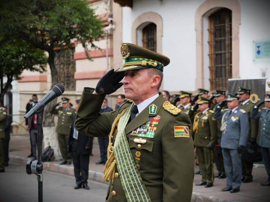 MIRKO SOKOL PRESENTA SU RENUNCIA COMO COMANDANTE GENERAL DE LA POLICÍA