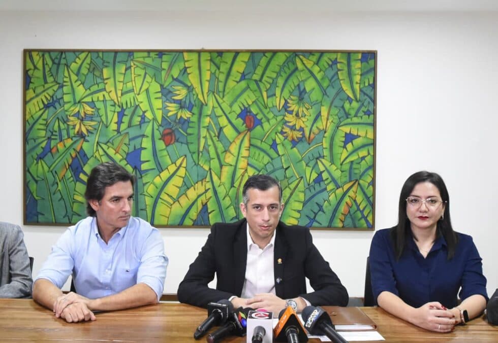 ALCALDÍA Y BRIGADA CRUCEÑA IMPULSAN DOS PROYECTOS VIALES DE PRIORIDAD NACIONAL