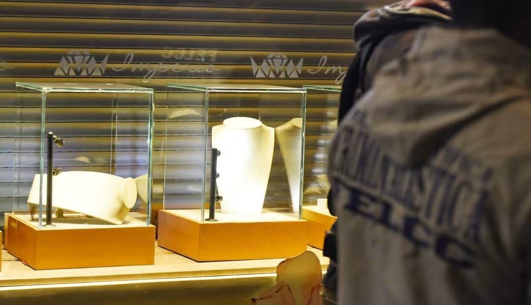 PROPIETARIOS DE JOYERÍA ATRACADA AÚN NO CUANTIFICAN LAS PÉRDIDAS Y PIDEN MÁS SEGURIDAD