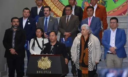 LUIS ARCE CONVOCA A ALCALDES DE CIUDADES CAPITALES A REUNIÓN EN LA PAZ