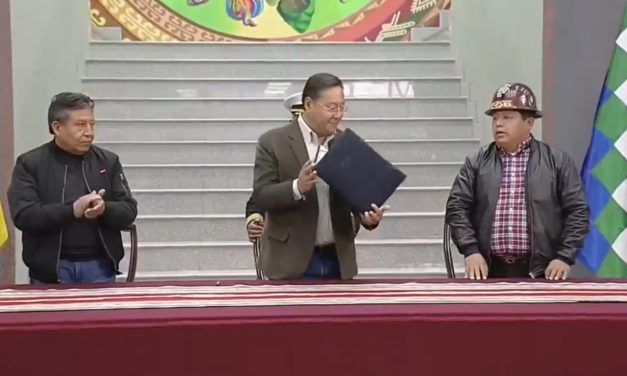 ARCE PROMULGA LA LEY QUE INCREMENTA LA PENSIÓN DE JUBILADOS HASTA EN BS 1.000