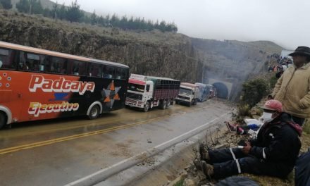 LA POLICÍA INTERVINO UN BLOQUEO EN LA RUTA TARIJA-ENTRE RÍOS