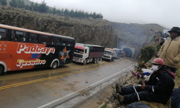 LA POLICÍA INTERVINO UN BLOQUEO EN LA RUTA TARIJA-ENTRE RÍOS