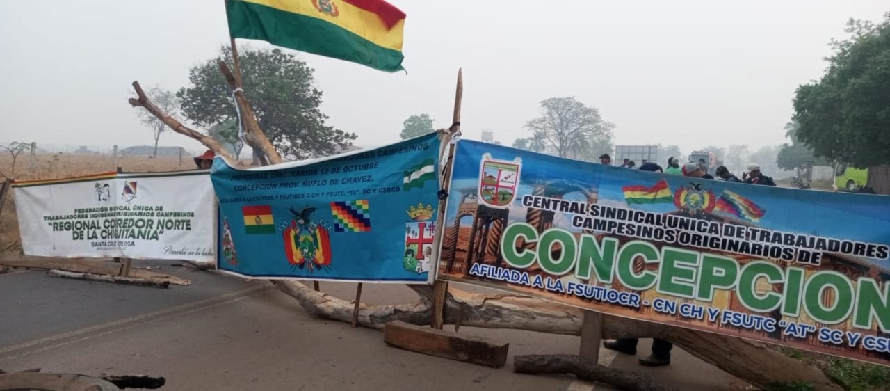 CAMPESINOS INICIAN BLOQUEO DE CARRETERA EN CONCEPCIÓN