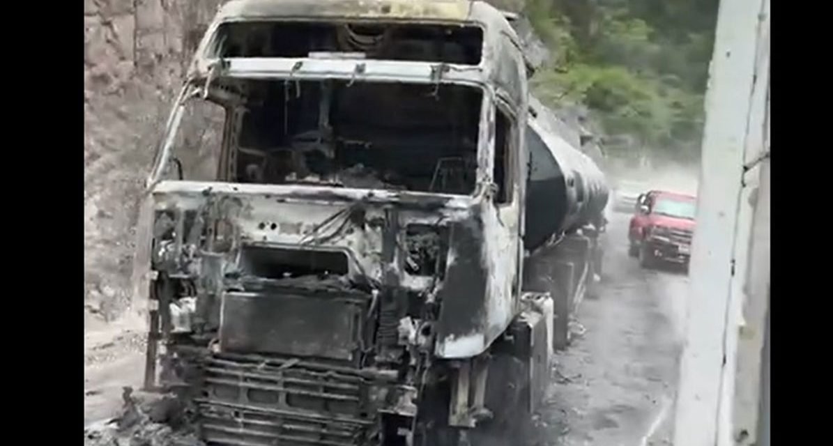 TRES CISTERNAS SE ACCIDENTAN POR TOMAR RUTAS ALTERNAS ANTE EL BLOQUEO