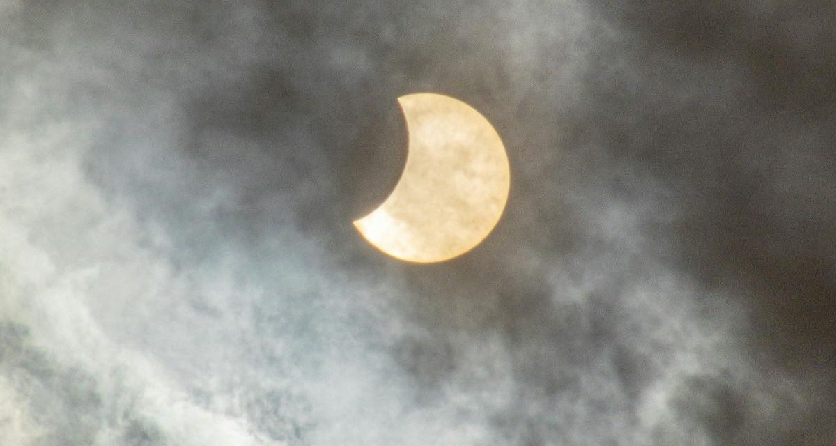 ECLIPSE ANULAR DE SOL SE VERA DE MANERA PARCIAL EN BOLIVIA