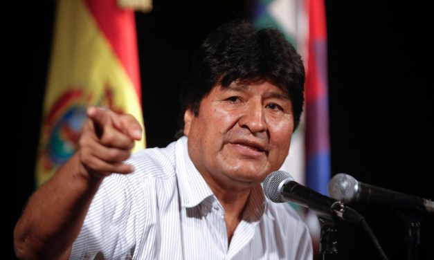 MORALES CUESTIONA POLÍTICAS SOCIALES DE ARCE Y SUGIERE DOBLE AGUINALDO PARA LA RENTA DIGNIDAD
