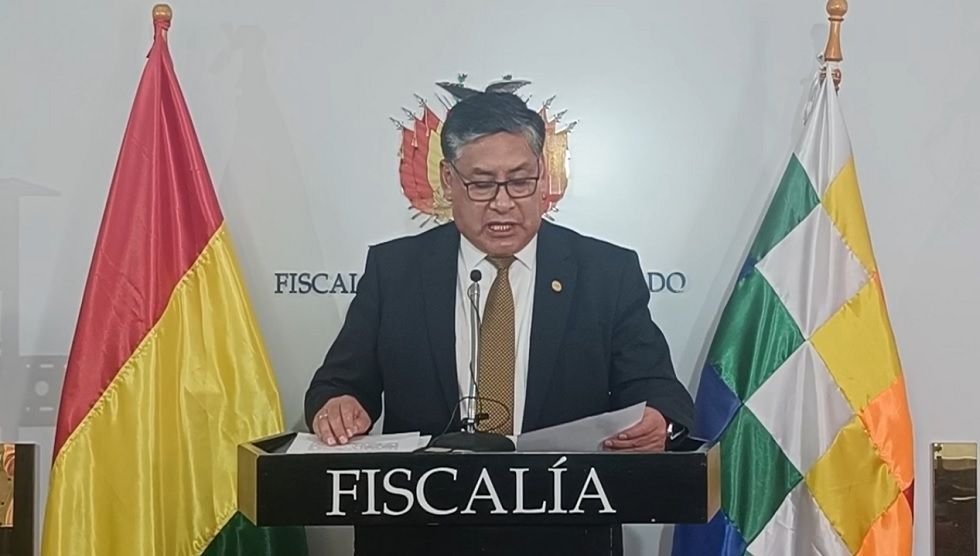 LANCHIPA NIEGA HABER ANULADO LA ORDEN DE CAPTURA DE EVO