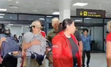 NIÑAS RESCATADAS EN QUILLACOLLO LLEGARON A SANTA CRUZ