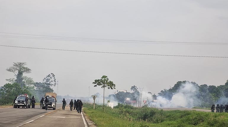 RETOMAN BLOQUEOS EN BULO BULO Y PUENTE ICHILO