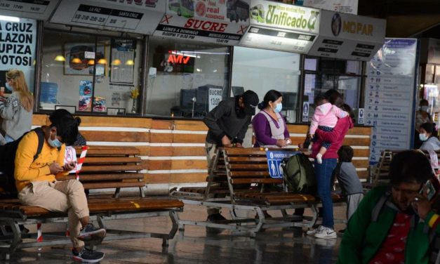 NO SALEN BUSES DESDE SANTA CRUZ AL OCCIDENTE DEL PAÍS
