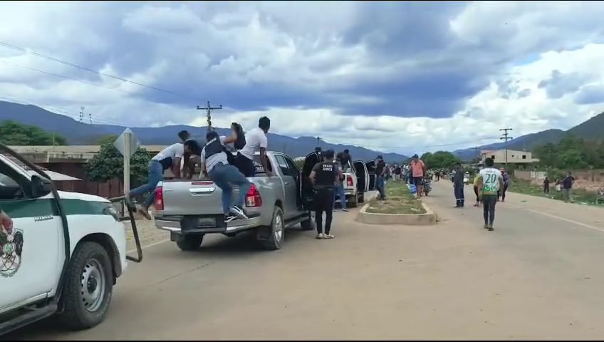 DEJAN EN LIBERTAD A BLOQUEADORES ARRESTADOS EN MAIRANA