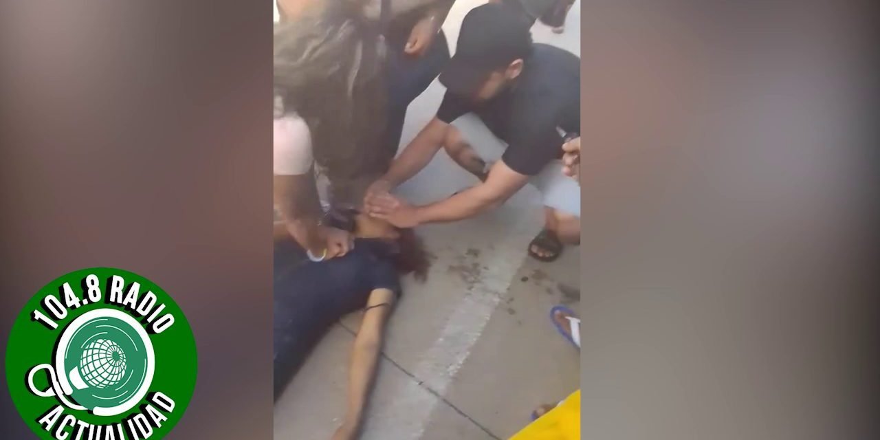 MUJER DE DESCOMPENSA EN BLOQUEO DE LA CARRETERA BIOCEÁNICA