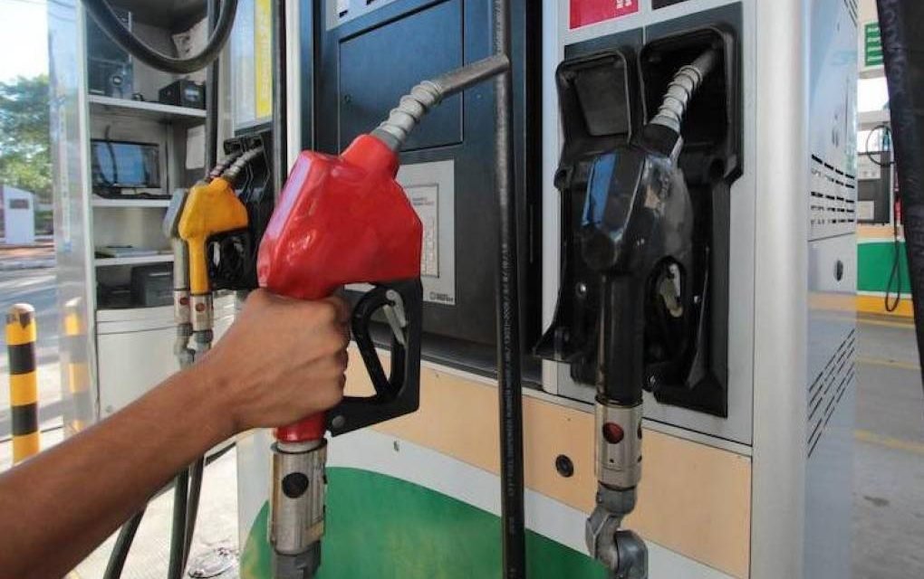 YPFB DESCARGA  “CASI 41 MILLONES DE LITROS DE COMBUSTIBLE” EN LA TERMINAL DE SICA SICA