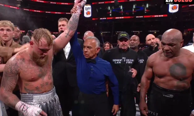 JAKE PAUL DERROTÓ POR DECISIÓN UNÁNIME A MIKE TYSON, EXCAMPEÓN DE LOS PESADOS