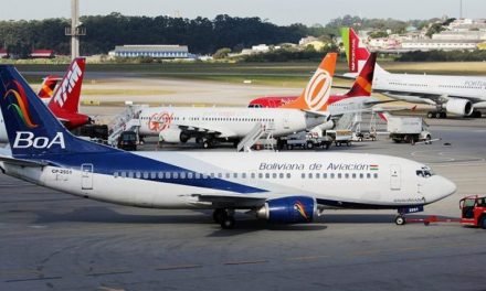 LÍNEAS AÉREAS EN EMERGENCIA POR EXIGENCIA DE QUE PAGUEN COMBUSTIBLE EN DÓLARES