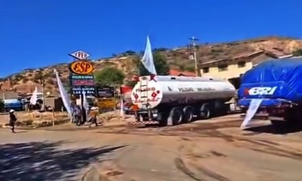 YPFB PIDE DEJAR PASAR 130 CISTERNAS VARADAS EN PAROTANI; ADVIERTE PELIGRO DE EXPLOSIÓN