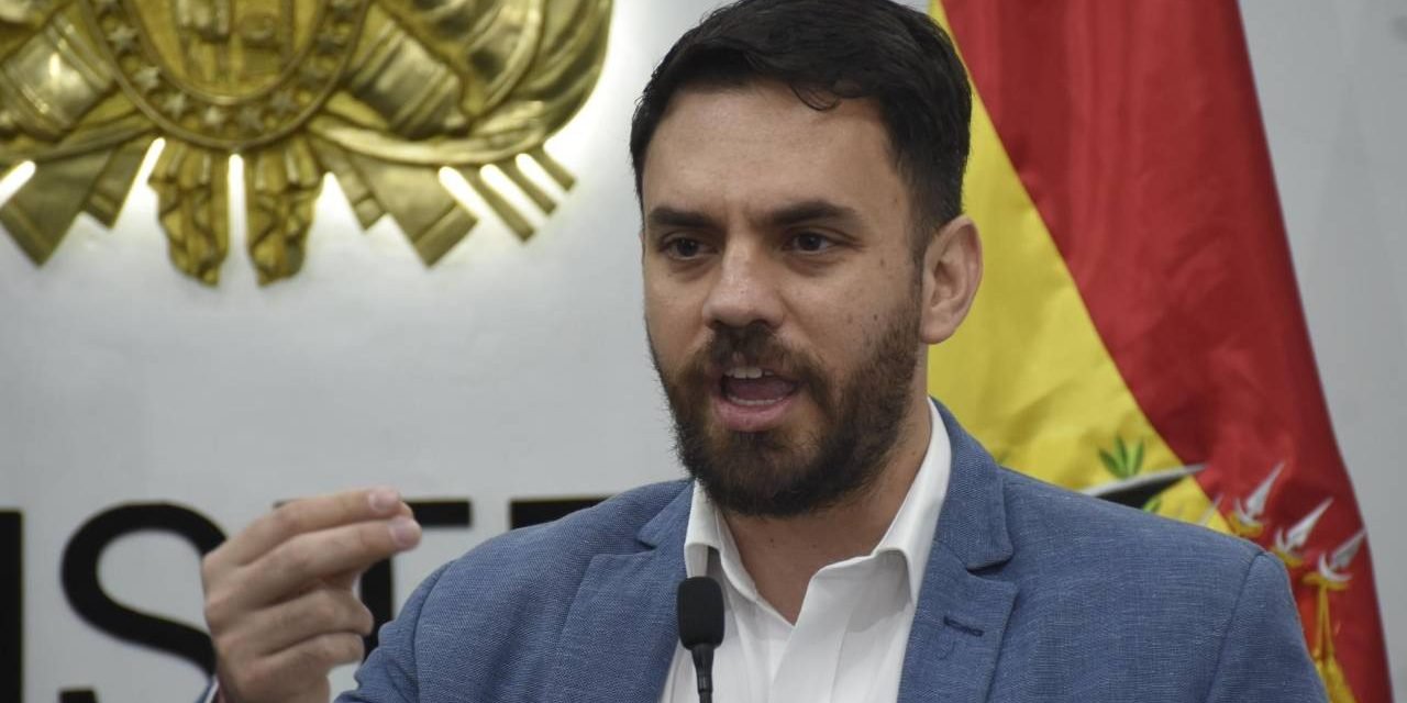 POLICÍA NO DEJARÁ QUE ‘GRUPOS IRREGULARES’ BUSQUEN ‘DESTRUIR EL PAÍS’ DICE MINISTRO DE GOBIERNO