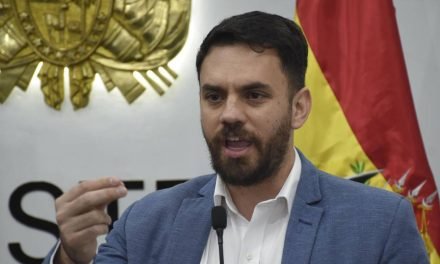 POLICÍA NO DEJARÁ QUE ‘GRUPOS IRREGULARES’ BUSQUEN ‘DESTRUIR EL PAÍS’ DICE MINISTRO DE GOBIERNO