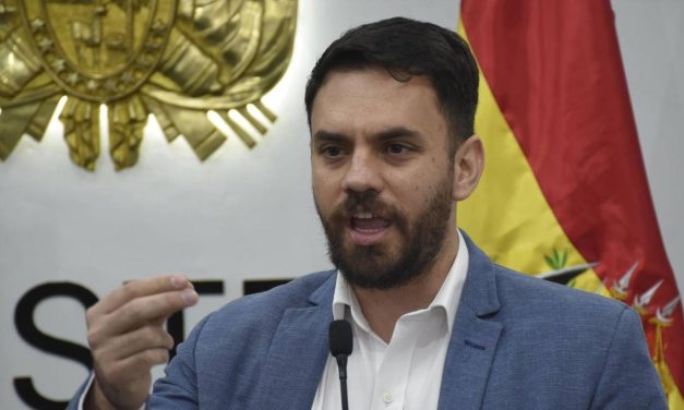 POLICÍA NO DEJARÁ QUE ‘GRUPOS IRREGULARES’ BUSQUEN ‘DESTRUIR EL PAÍS’ DICE MINISTRO DE GOBIERNO