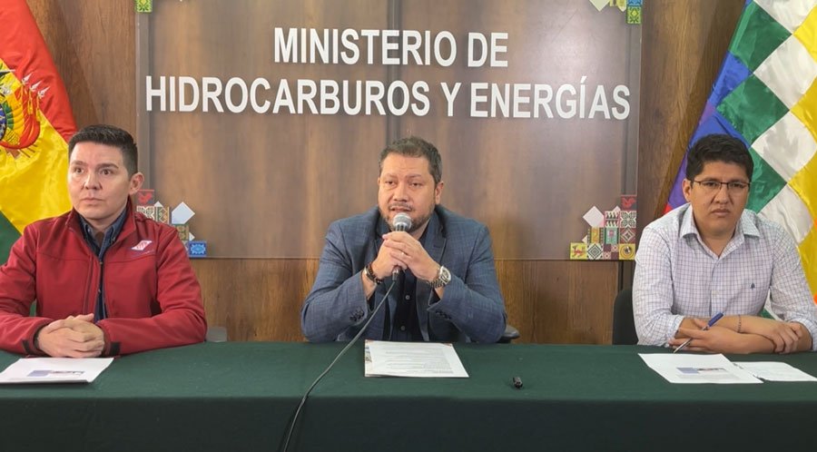 AUTORIDADES CULPAN A LOS BLOQUEOS POR FALTA DE COMBUSTIBLE