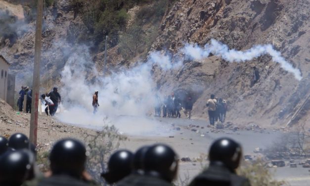 REPORTAN LOS PRIMEROS HERIDOS; BLOQUEADORES ATACAN DESDE CERROS
