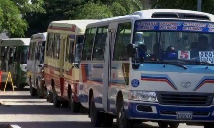 TRANSPORTE AMENAZA CON PARO INDEFINIDO SI NO SE APRUEBA NUEVA TARIFA