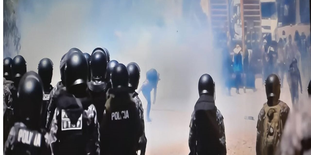 MOVILIZADOS TOMAN UN CUARTEL DE VILLA TUNARI, INGRESAN A LA ARMERÍA Y RODEAN A LOS MILITARES