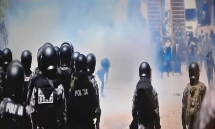 MOVILIZADOS TOMAN UN CUARTEL DE VILLA TUNARI, INGRESAN A LA ARMERÍA Y RODEAN A LOS MILITARES