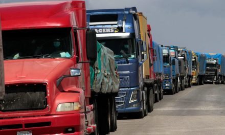 TRANSPORTE PESADO CONVOCA A LA PRIMERA CUMBRE DEL TRANSPORTE BOLIVIANO