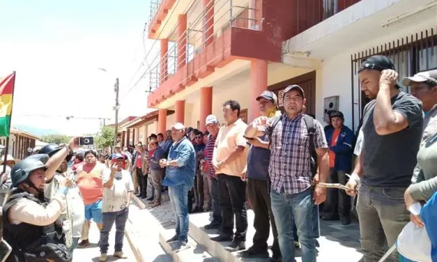 «POBLADORES» TOMAN  ALCALDÍA DE MAIRANA, DENUNCIAN QUE LA ALCALDESA FINANCIA LOS BLOQUEOS