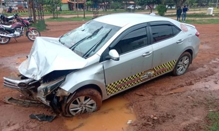 TRUFI CHOCA CONTRA CAMIÓN QUE HACÍA FILA PARA CARGAR COMBUSTIBLE  EN GUAYARAMERÍN