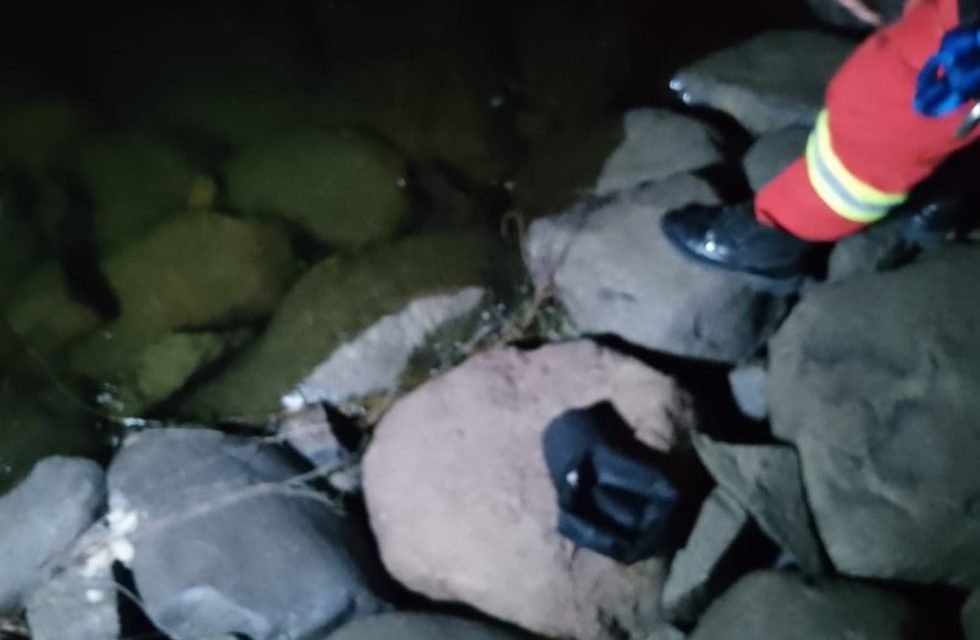 VAGONETA SE HUNDE CON SEIS JÓVENES EN LA LAGUNA SAN SEBASTIÁN EN POTOSÍ