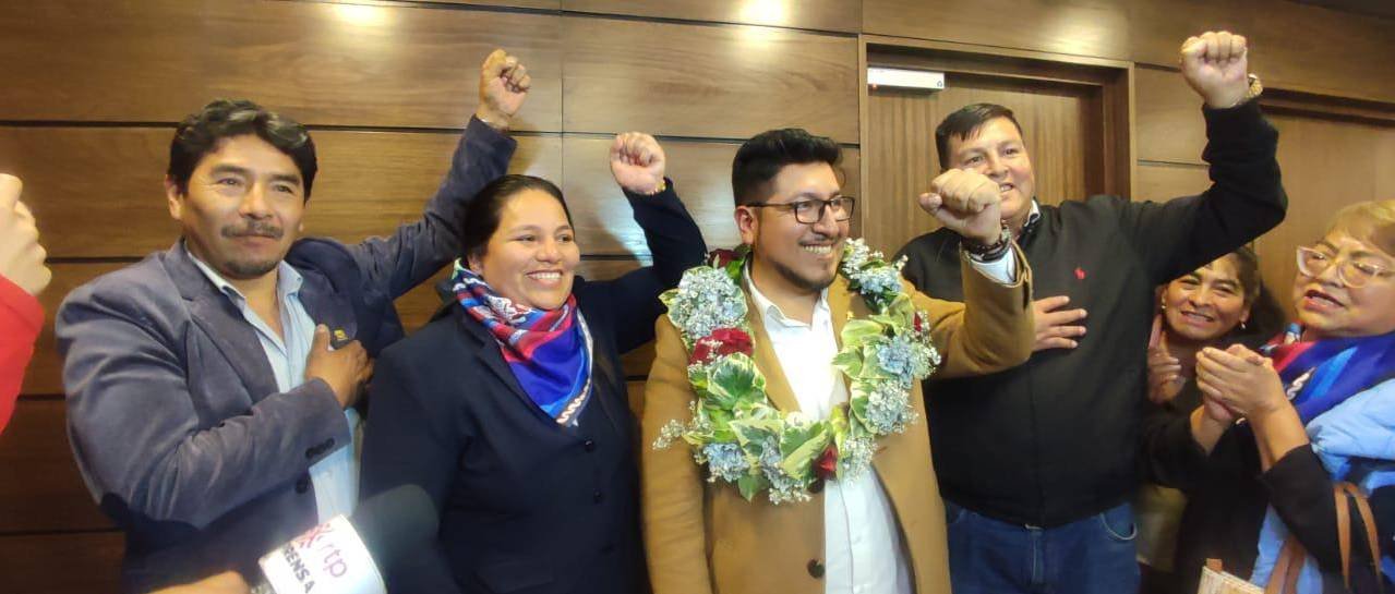 EL ‘ARCISTA’ YUJRA JURA COMO PRESIDENTE DE DIPUTADOS