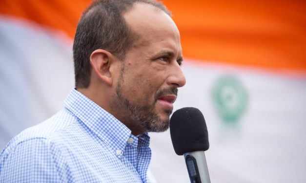 LOS QUE CRITICAN EL ACUERDO DE OPOSITORES SON ALIADAS DEL MAS DICE CAMACHO