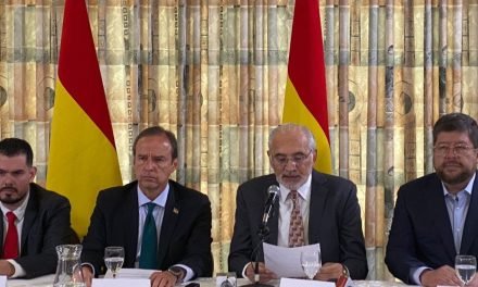 MESA, TUTO, DORIA MEDINA Y CAMACHO FIRMAN ACUERDO DE UNIDAD