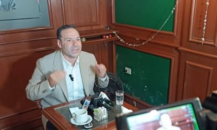 AGUSTÍN ZAMBRANA LANZA SU CANDIDATURA AL COMITÉ PRO SANTA CRUZ