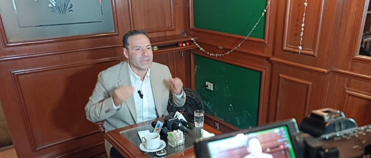 AGUSTÍN ZAMBRANA LANZA SU CANDIDATURA AL COMITÉ PRO SANTA CRUZ