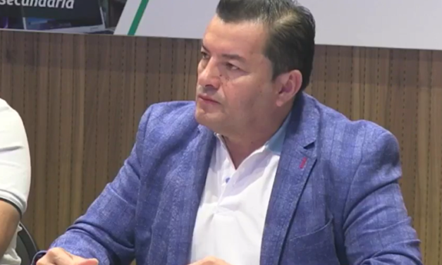 JHONNY FERNÁNDEZ DA ULTIMÁTUM AL TRANSPORTE Y ADVIERTE CON QUITAR AUTORIZACIONES