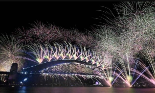 NUEVA ZELANDA Y AUSTRALIA YA RECIBIERON EL 2025 CON UN GRAN ESPECTÁCULO DE FUEGOS ARTIFICIALES