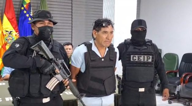 CLAN ZURITA AVASALLABA TIERRAS EN SANTA CRUZ DE MANERA VIOLENTA PARA  VENDERLAS