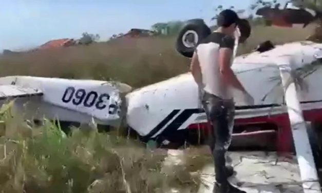 AVIONETA SE PRECIPITÓ A TIERRA AL DESPEGAR DE UN AEROPUERTO EN TRINIDAD