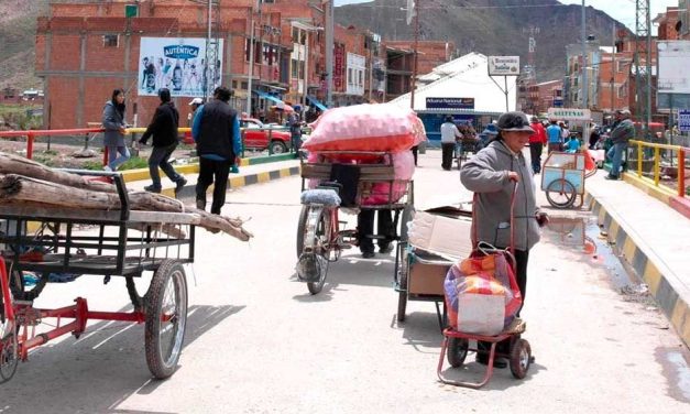 LOS ARGENTINOS REALIZAN SUS COMPRAS EN BOLIVIA