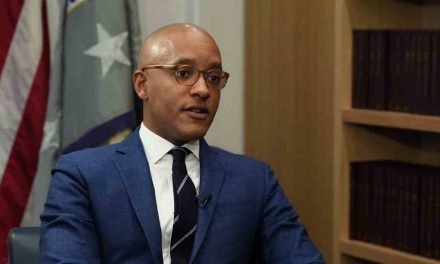 EEUU CONFIRMA QUE DÁVILA ENFRENTARÁ CARGOS POR IMPORTAR DE COCAÍNA Y POSEER AMETRALLADORAS