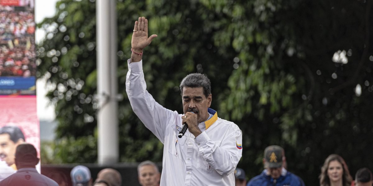 HAY UN BOLIVIANO ENTRE LOS RETENIDOS DE MADURO PARA NEGOCIAR SU SALIDA DE CARACAS