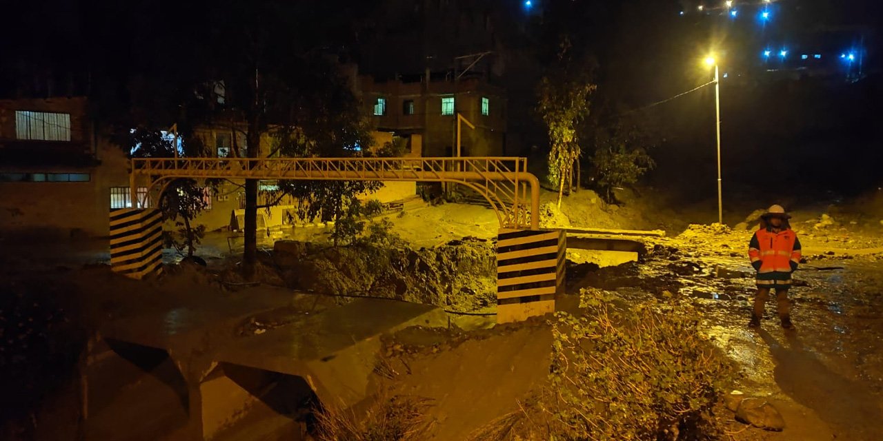 LLOVIÓ TODA LA NOCHE, PERO LOS DEFENSIVOS RESISTIERON EL GOLPE DEL RÍO PASAJAHUIRA
