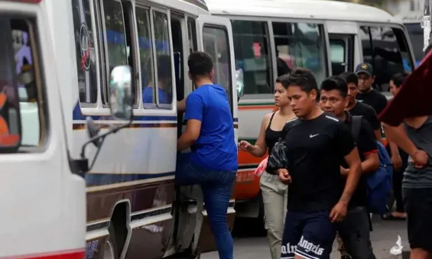 DESDE ESTE LUNES EL PASAJE EN MICROS COSTARÁ BS 2,37